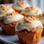 Saftige Karottenkuchen Muffins: Frischkäse Topping Traum