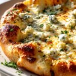 Vier Käse Pizza: Mozzarella, Parmesan, Gorgonzola & Ricotta