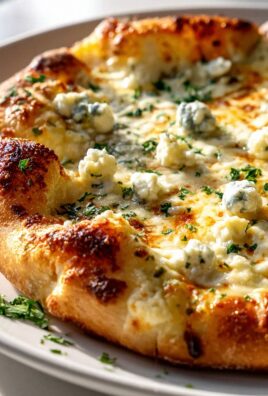 Vier Käse Pizza: Mozzarella, Parmesan, Gorgonzola & Ricotta